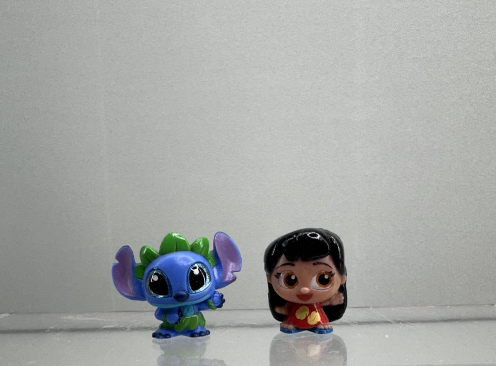 Disney Doorables Series 4 Lilo & Stitch Hula Stitch Lilo Luau Rare Lot of 2